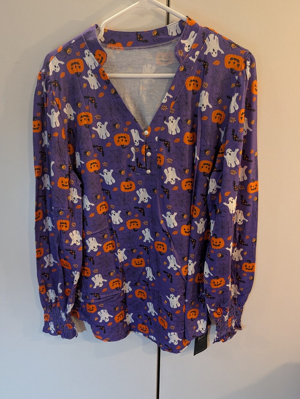 Rapbin Woman's XL Vneck Halloween Long-Sleeve Top - Purple Ghost & Pumpkin Print
